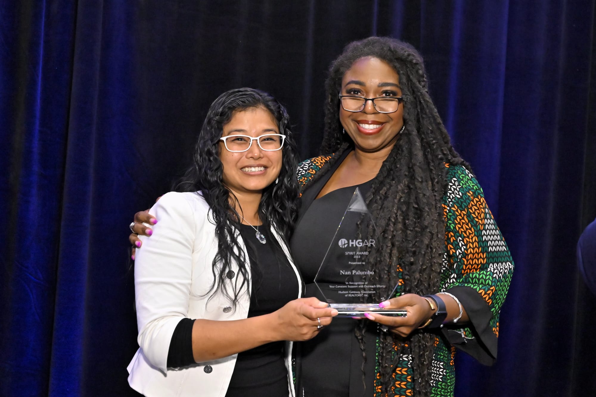 Nan Palumbo, left, winner of HGAR’s “Spirit Award” and Crystal Hawkins-Syska, HGAR Recognition Committee Chair